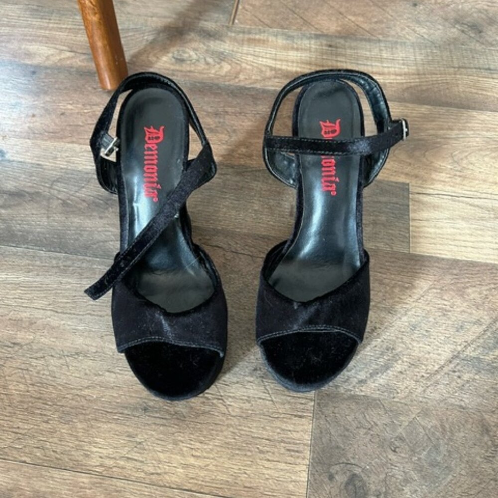 Dolly 09 Demonia Heels